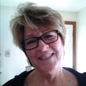 Meet your Posher, Lois